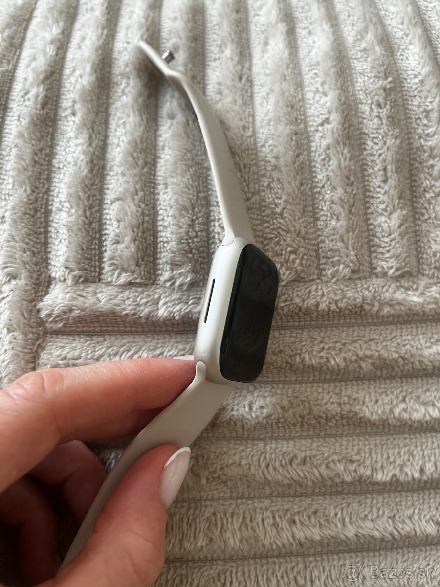 Apple Watch séria 7 - 2