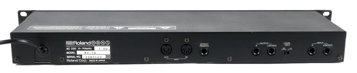 BOSS RV-70 Digitálny stereo Reverb Processor - 2