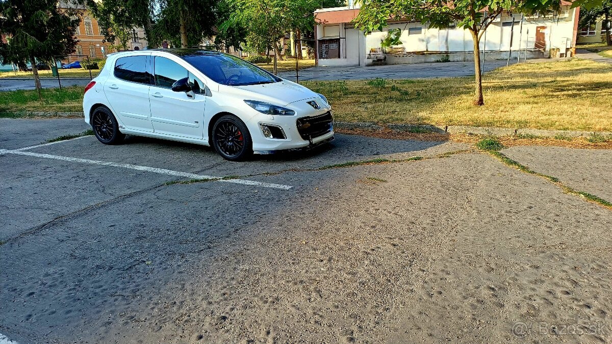 Peugeot 308 GTI - 2