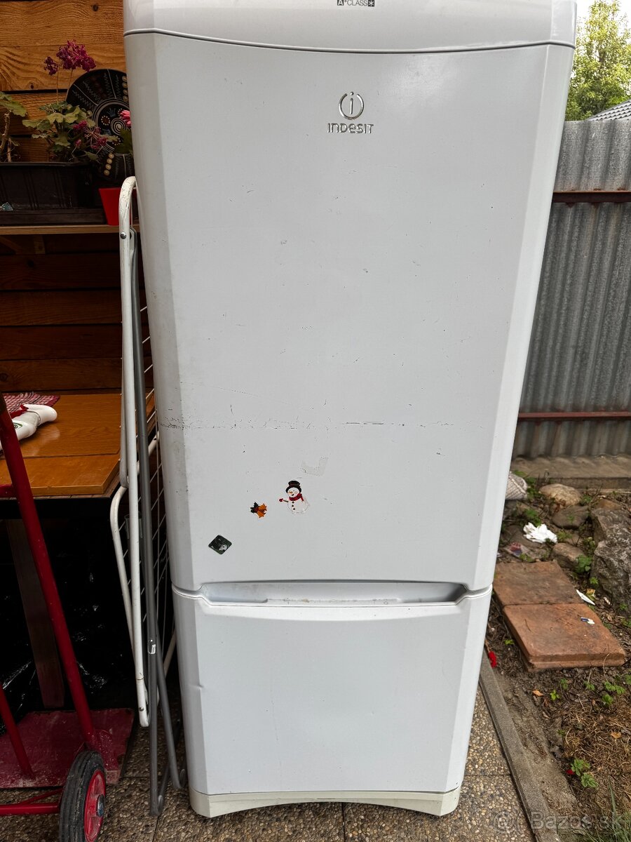 INDESIT - 2