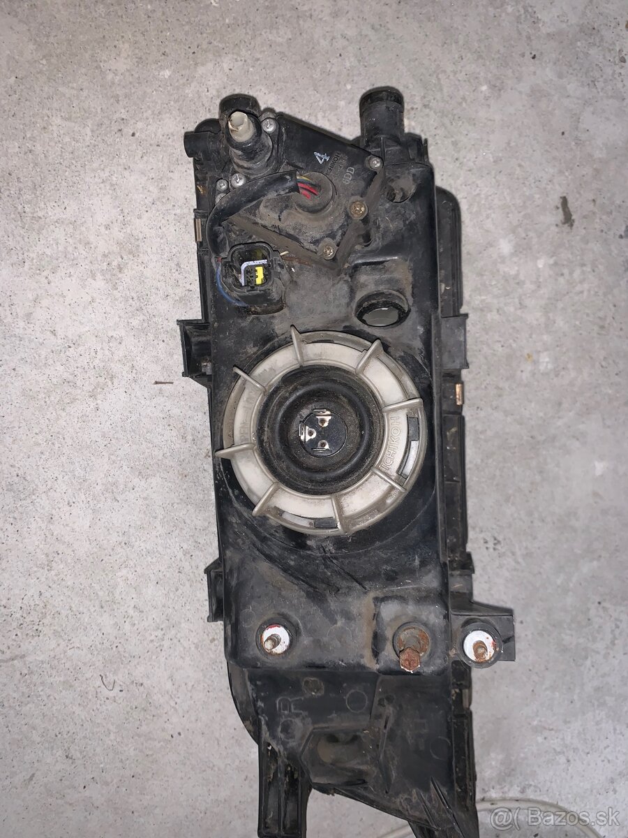 Predam svetlomet nissan almera almera 1,4l - 2