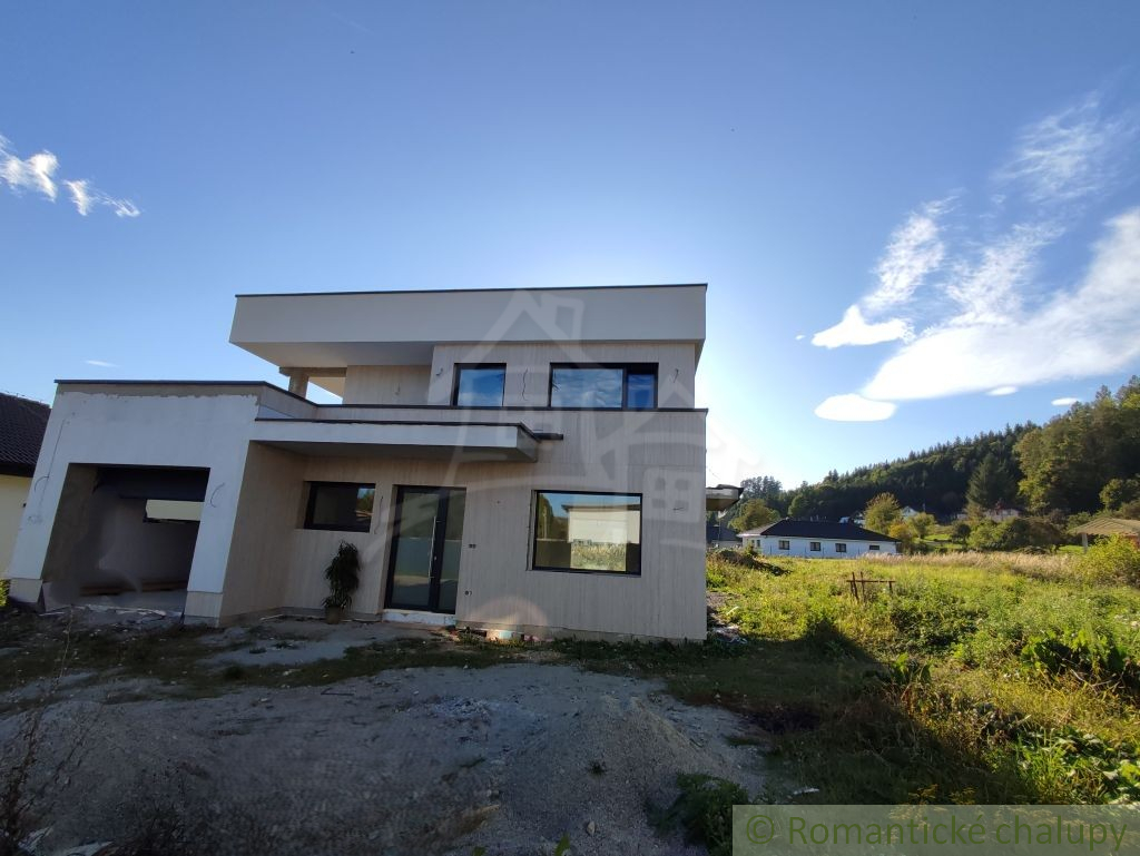 Moderný rodinný dom v pokojnej prírodnej lokalite, na skok - 2