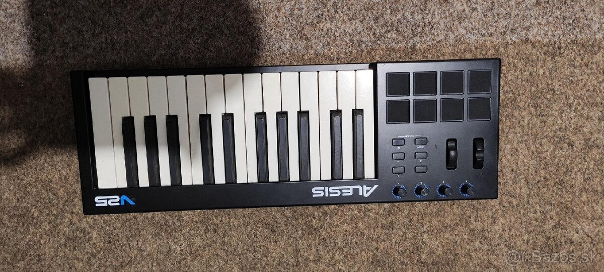 Alesis MIDI klavesy - 2