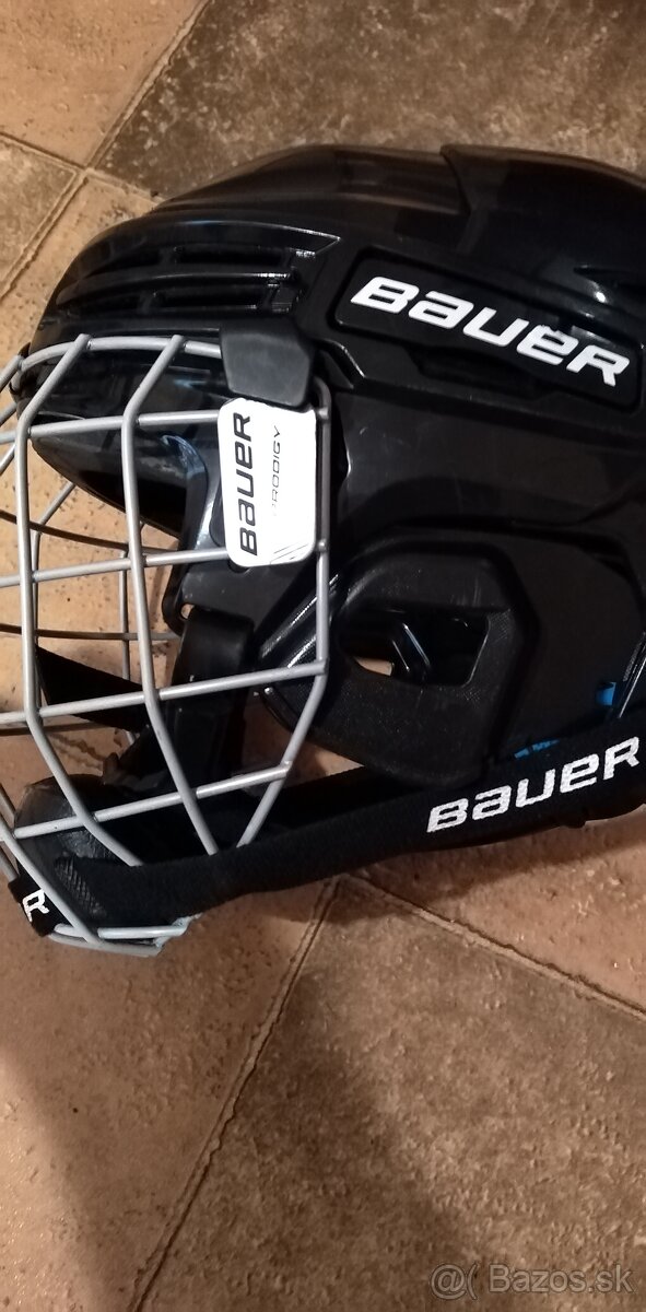 Detskú hokejovú prilbu Bauer+mriežku - 2