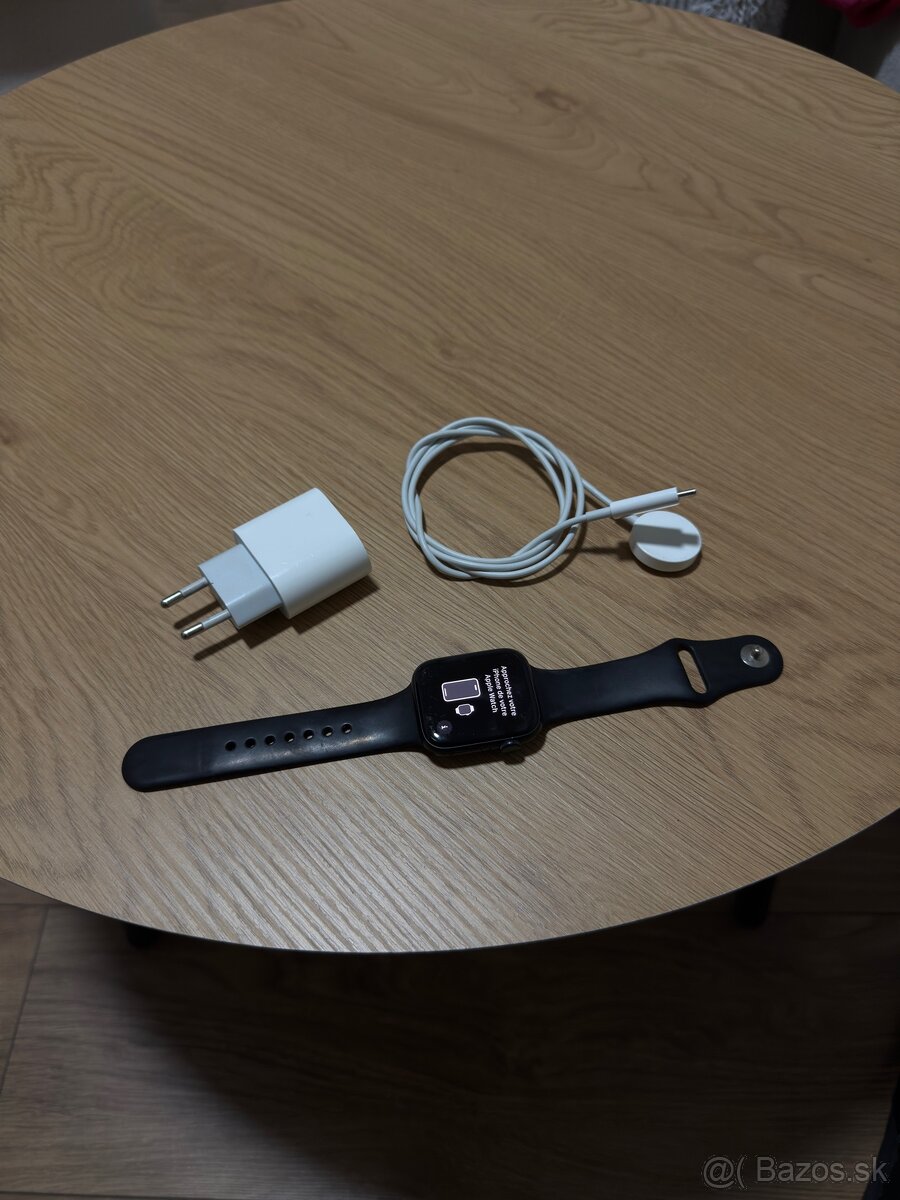 Apple Watch SE (GPS) 44 mm - 2