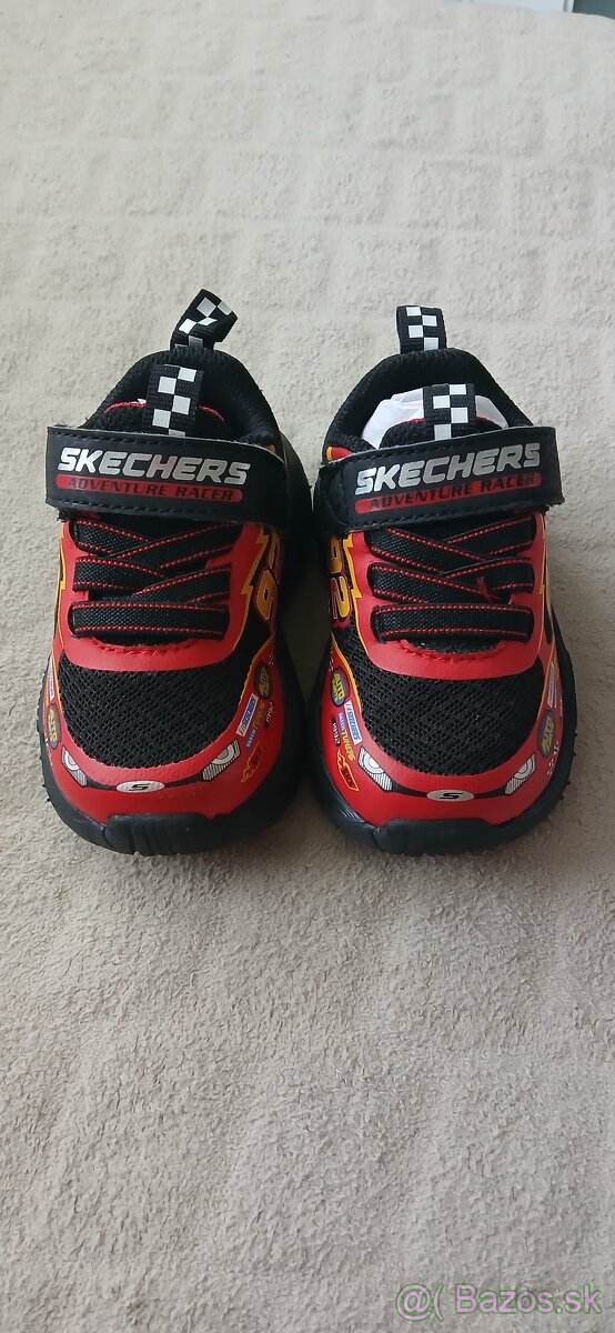 Nové botasky skechers a plátenky v.21 - 2