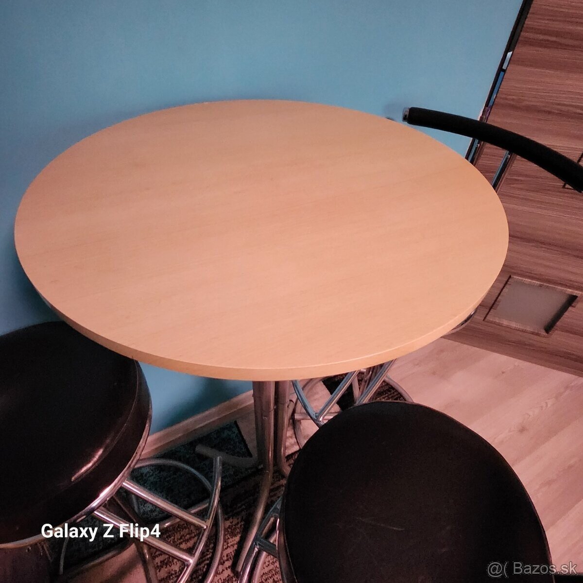 Predám barový stôl a stoličky - 2