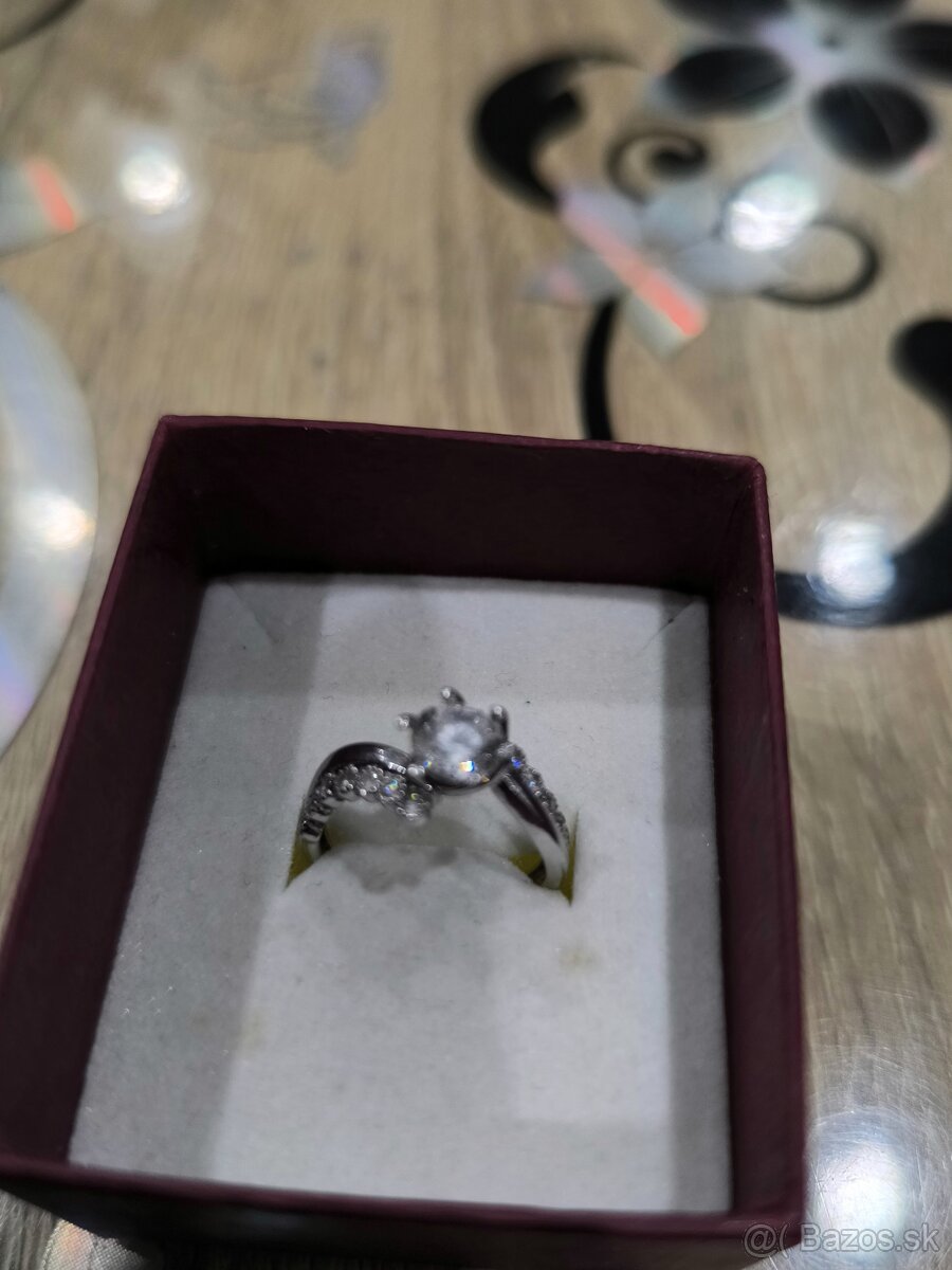 Predám prsteň - 2