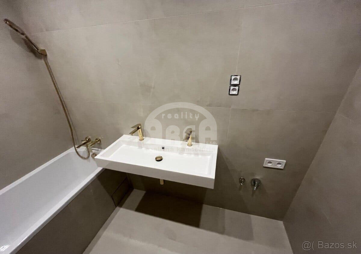 3- izbový byt na sídlisku Juh v Michalovciach - 2