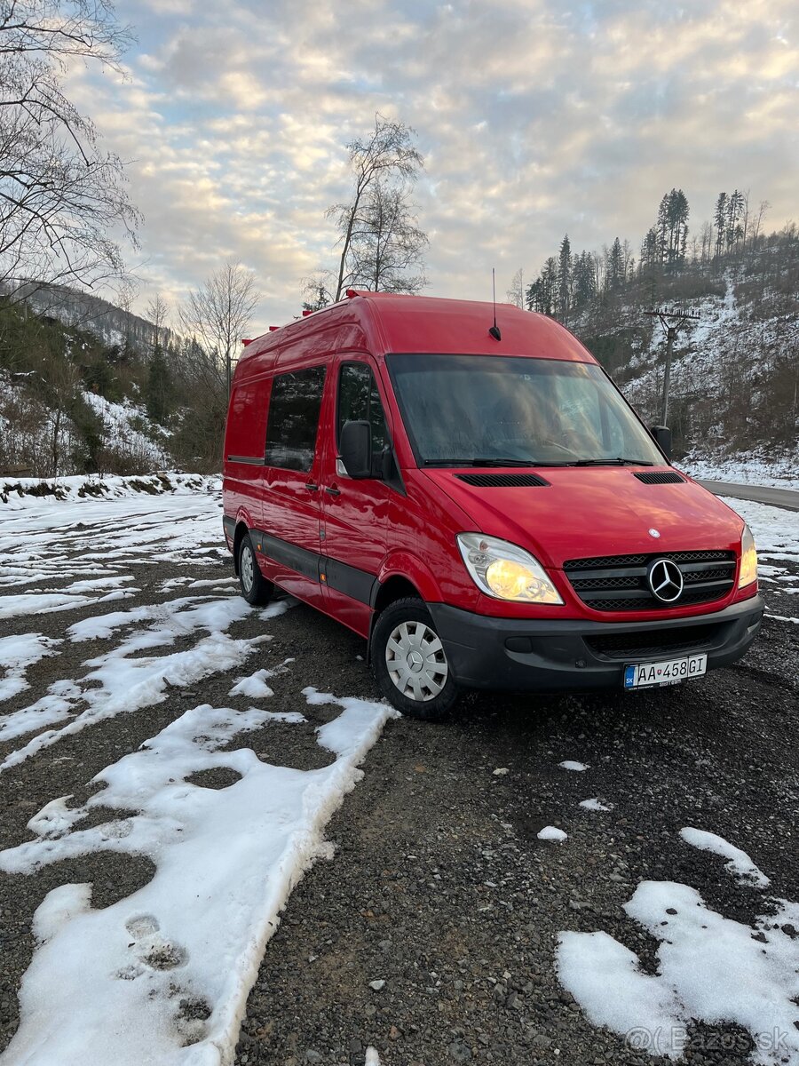 Mercedes-Benz Sprinter - 2