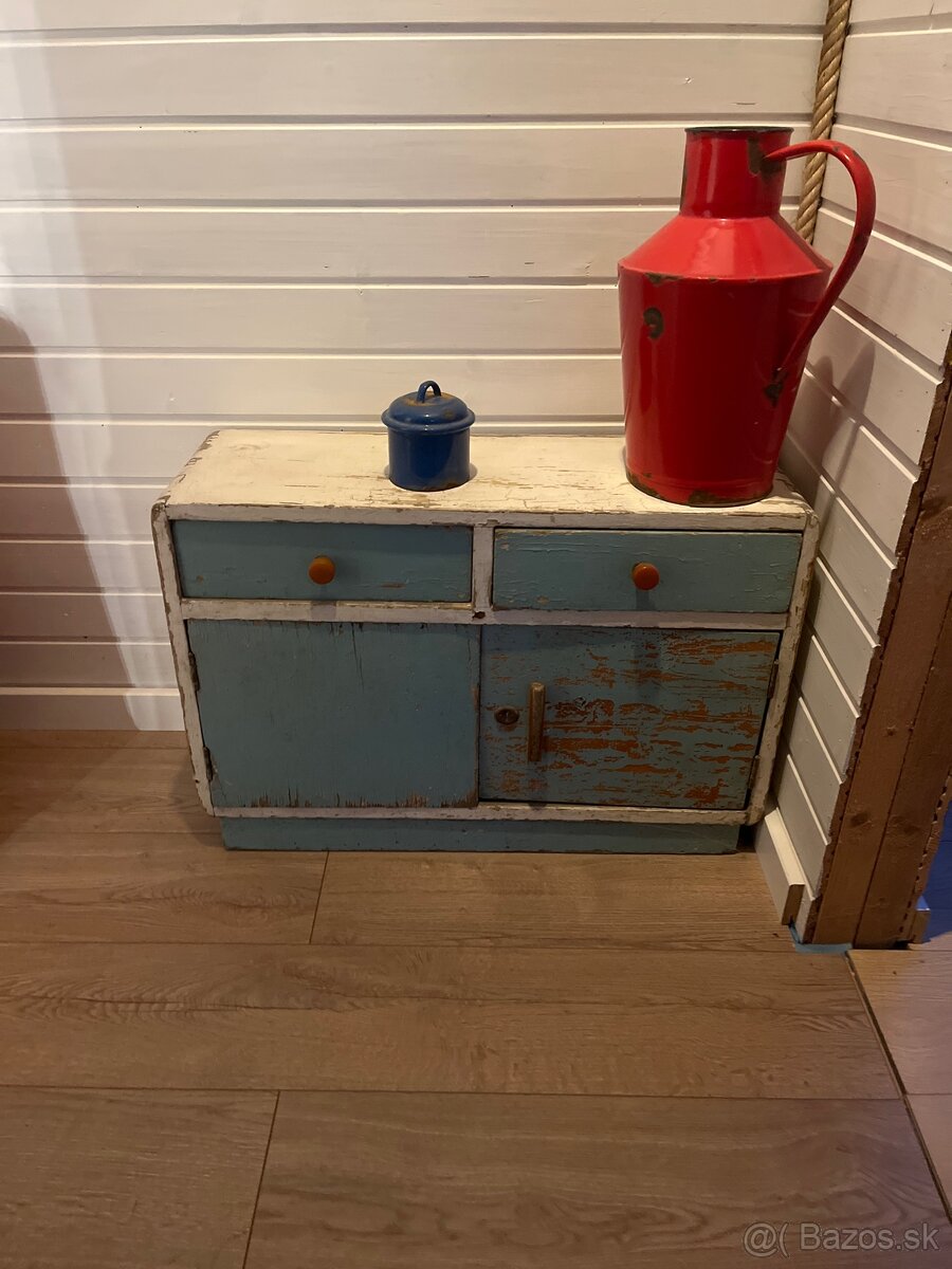 Kredenc,Sekretár - 2