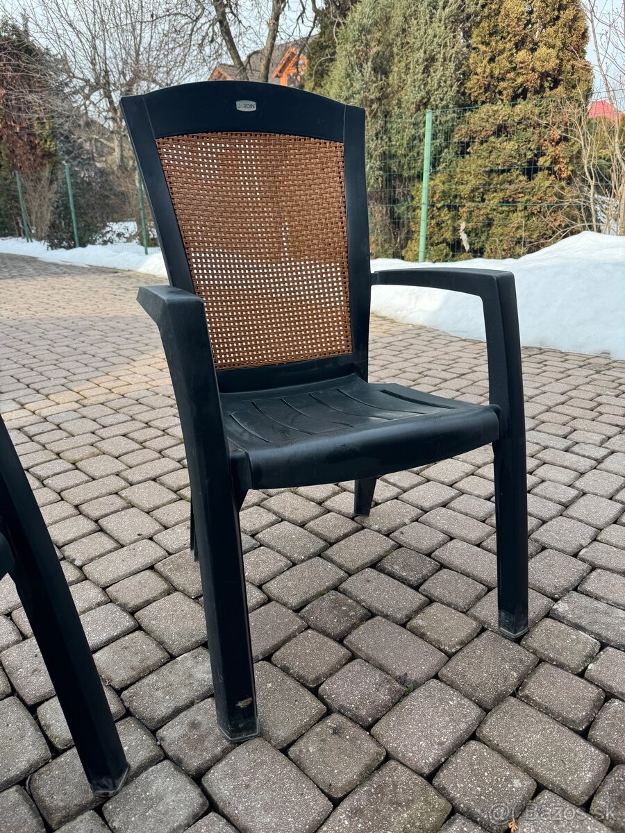 Predám záhradné stoličky - 2