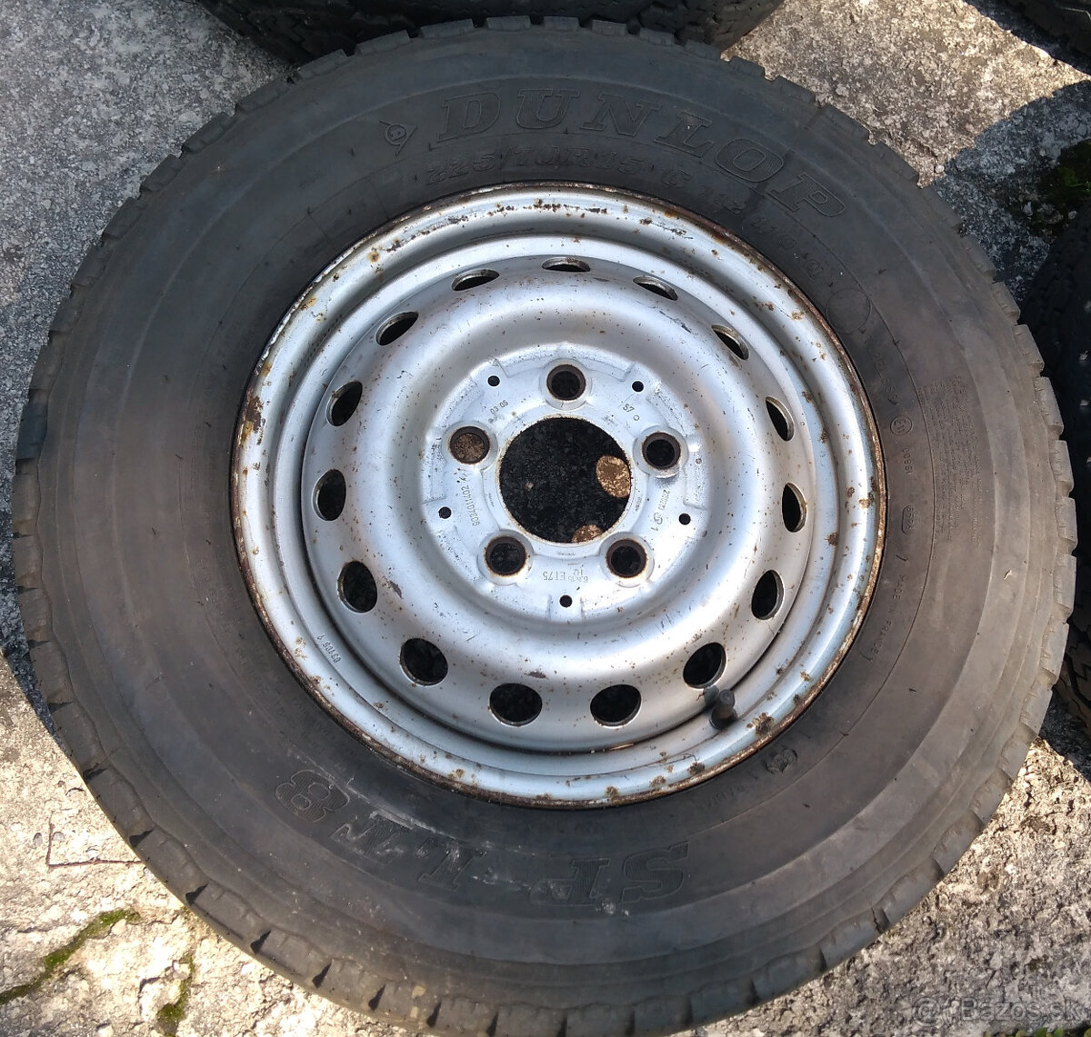 4 ks letné pneu Dunlop na plechových diskoch Sprinter/L - 2