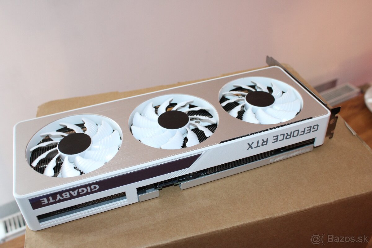 Predám grafickú kartu Gigabute RTX 3060 12 Gb. - 2