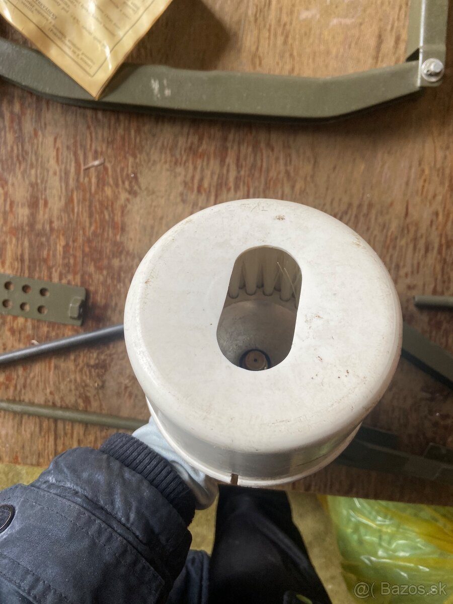 Stará vojenská dekontaminačná súprava - 2