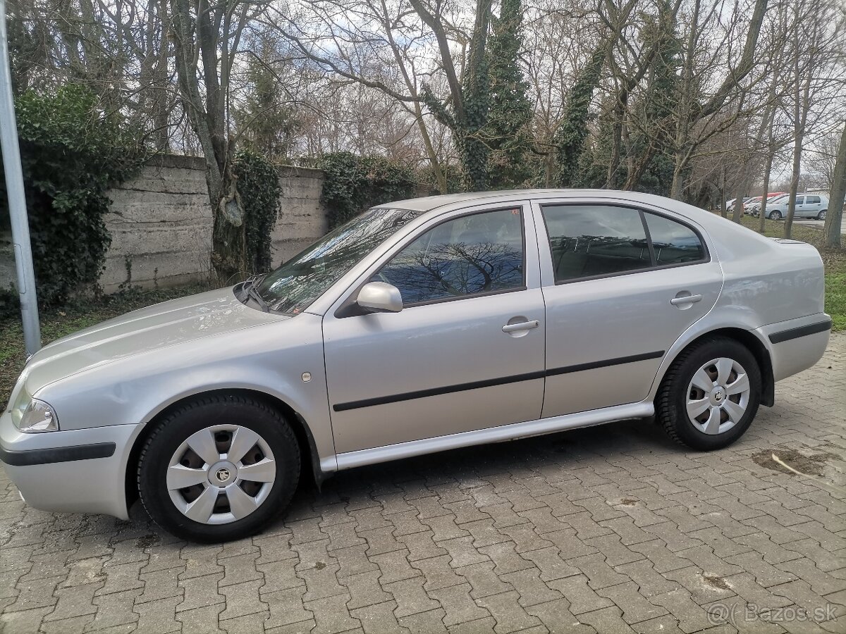 Škoda Octavia 1.6.benzin , EK a STK do 01/2028 - 2