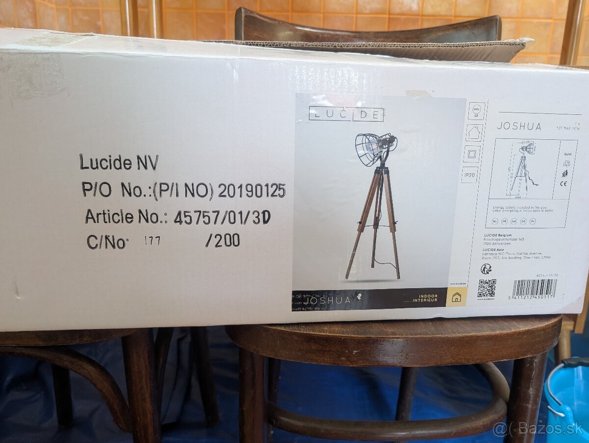 Statívová lampa Joshua Black - 2