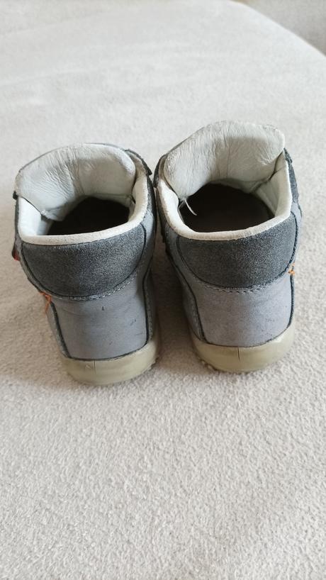 Sivé kožené kotníkové topánky v.24 - 2