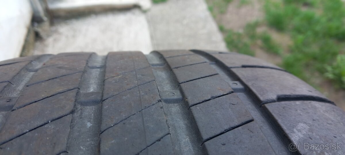 Letne pneu 235/35 r19 - 2