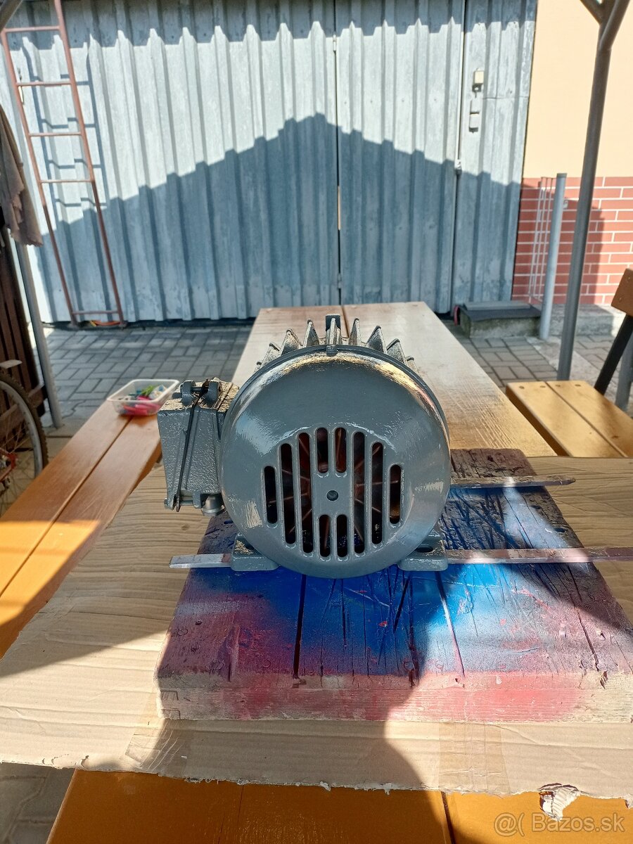 Predám elektrický motor 0,8kW - 2