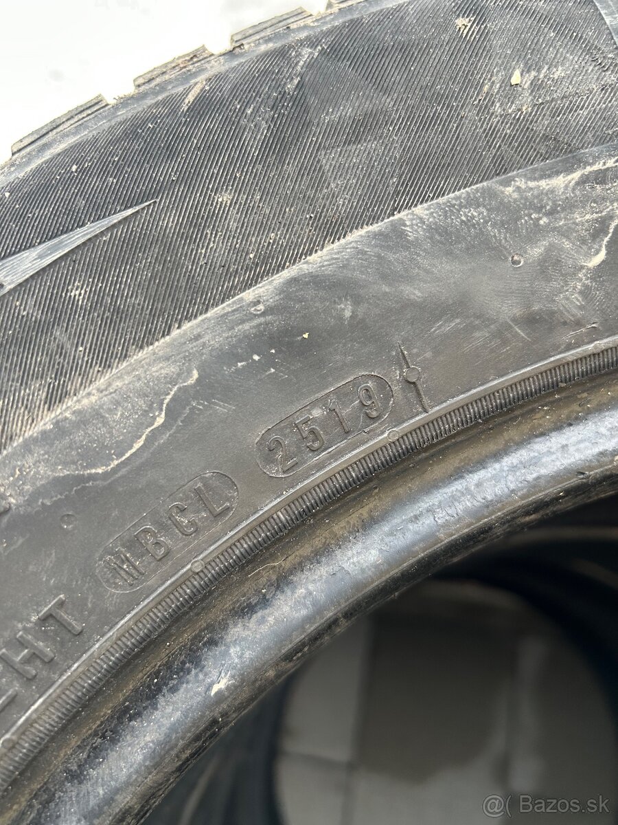 Predám pneu - 2