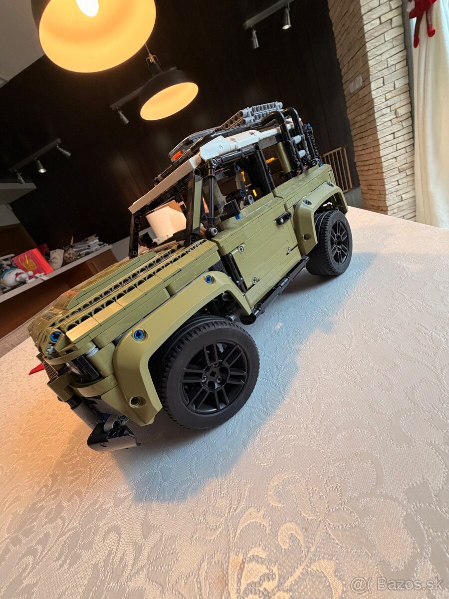 LEGO Technik 42110 Land Rover - 2