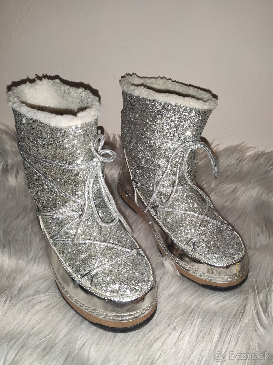 Strieborné / sivé trblietavé snehule - 2