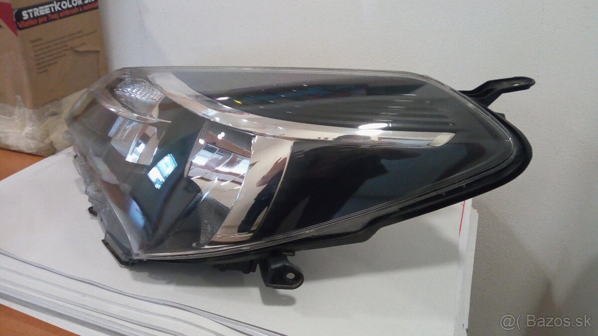 Ľavé predné svetlo Toyota Yaris - 2