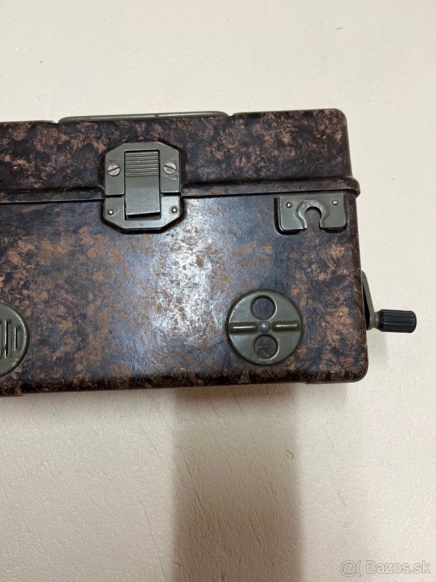 Vojensky polny telefon - 2