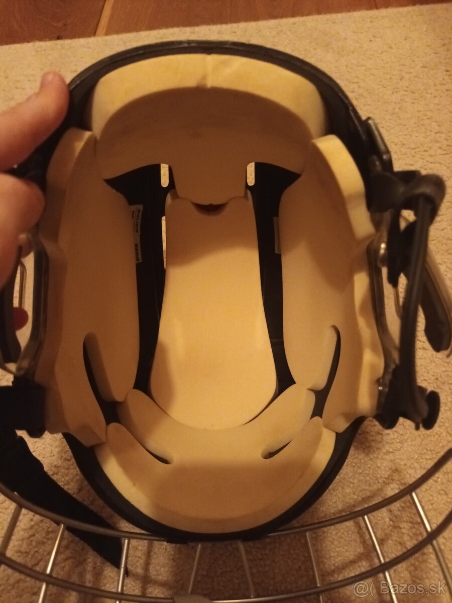 Hokejová prilba - 2