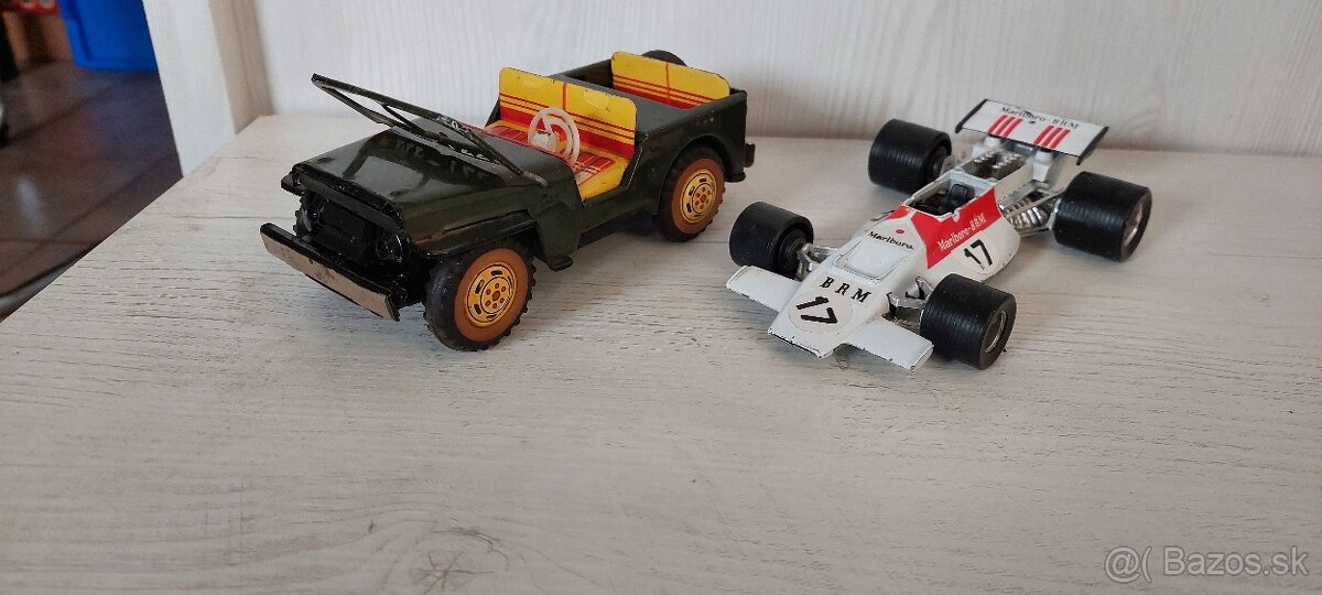 Plechové hračky - 2