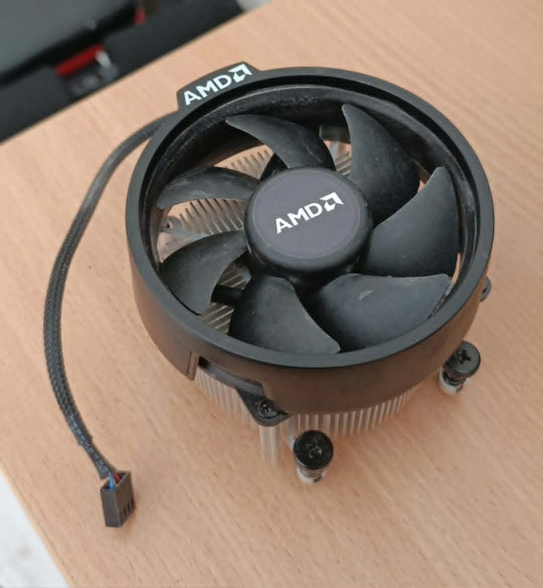 Ryzen 5 1600 a originál AMD chladič - 2