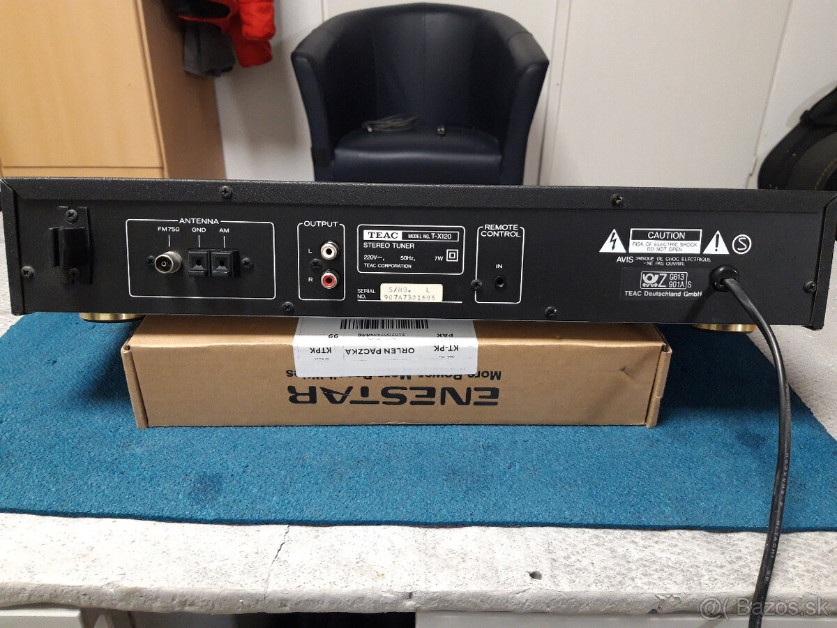 Teac - stereo tuner - 2