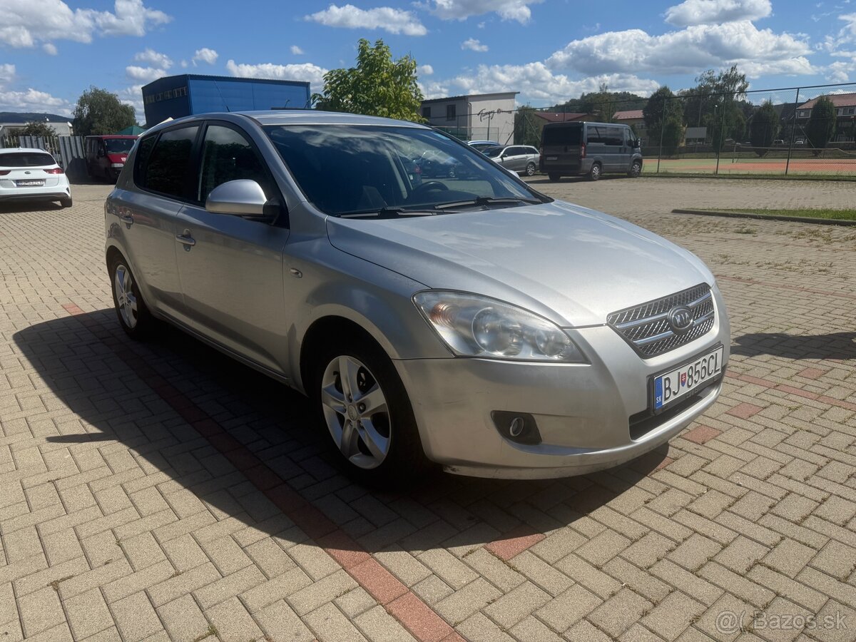 Predám KIA Ceed 1,4 benzín 77kW 2007 - 2