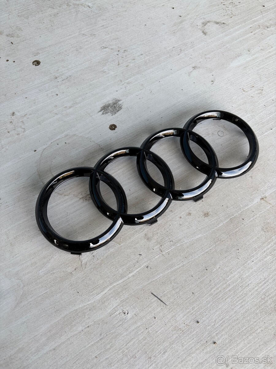 AUDI A4 PREDNE LOGO 273mm a 275mm - 2