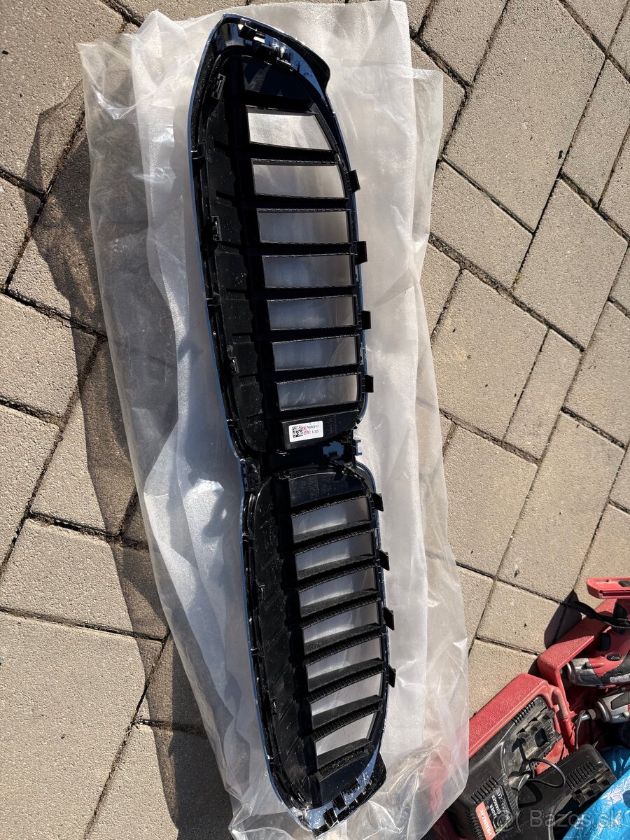 BMW G20/21 predná maska (ľadvinky) - 2