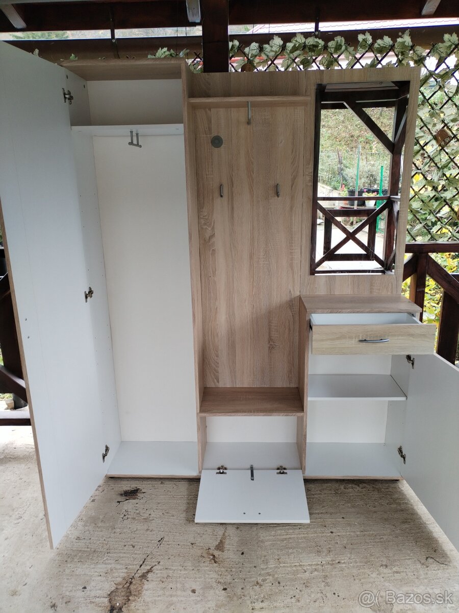 Predsieňová stena - 2