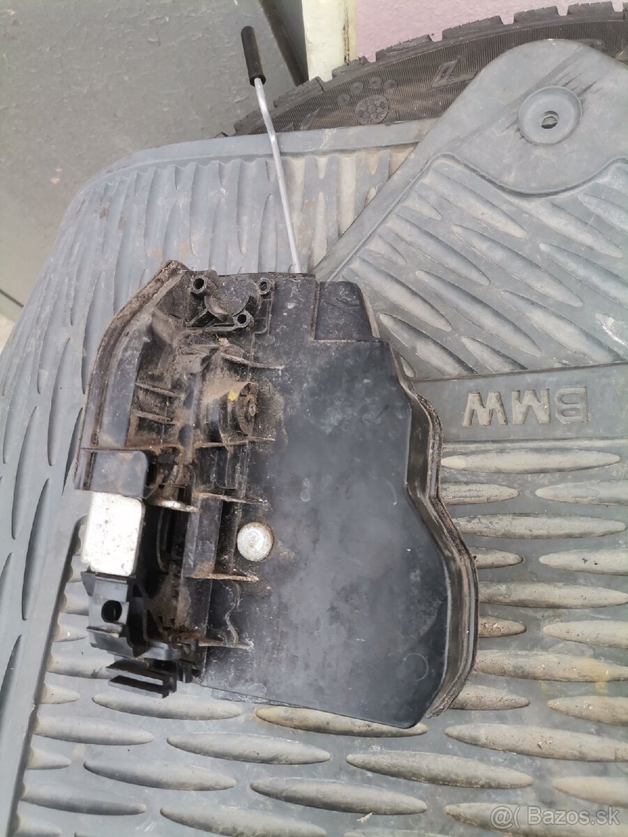 Predný pravý zámok e60 - 2