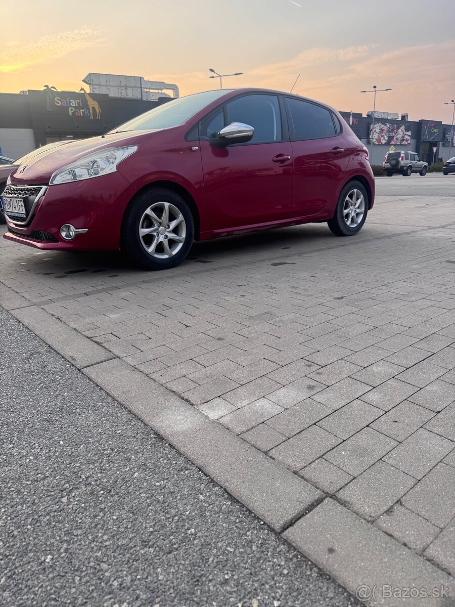Peugeot 208 - 2