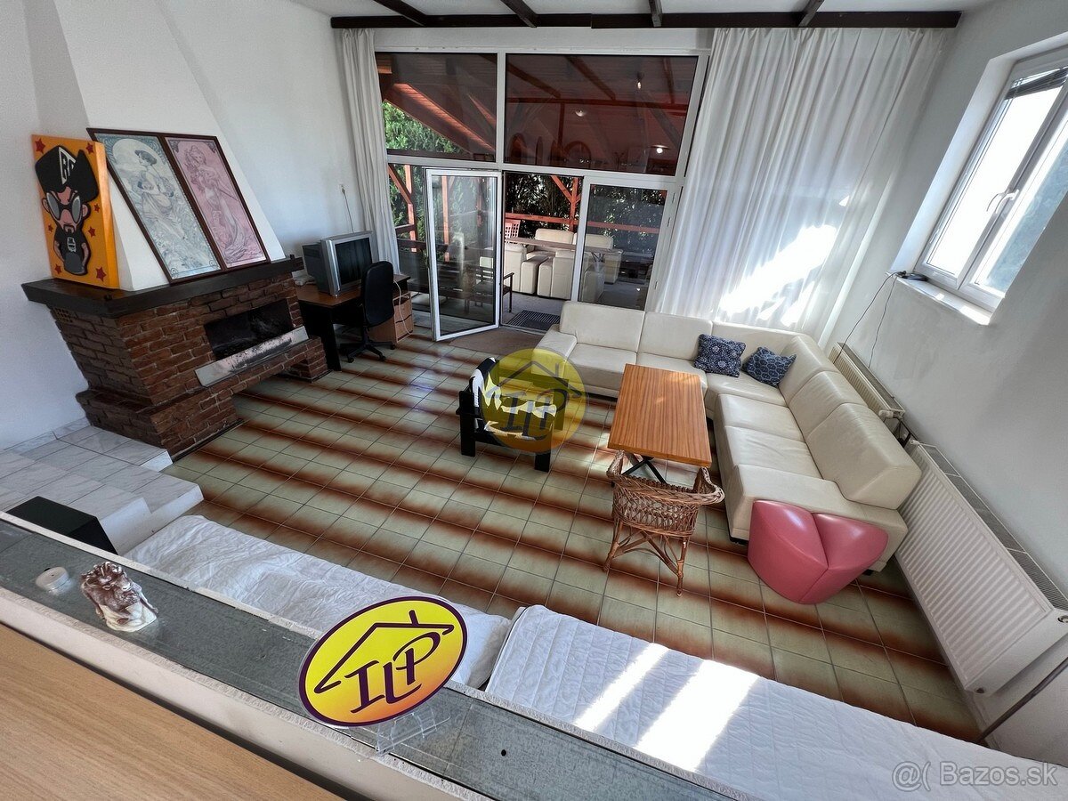 Vila / Rodinný dom s veľkým pozemkom na predaj - Dunakiliti - 2