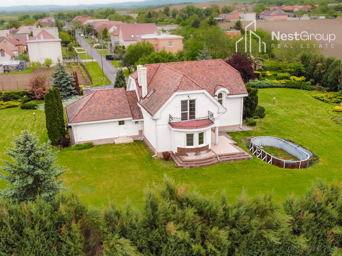 ZNÍŽENÁ CENA 6- IZBOVÝ RD S DVOJGARÁŽOU,VEĽKÝ POZEMOK 1,65ha - 2