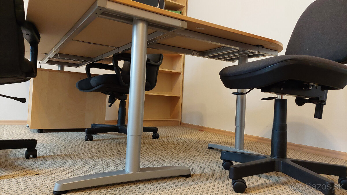 Kvalitný veľký rohový kancelársky stôl s veľkou komodou - 2