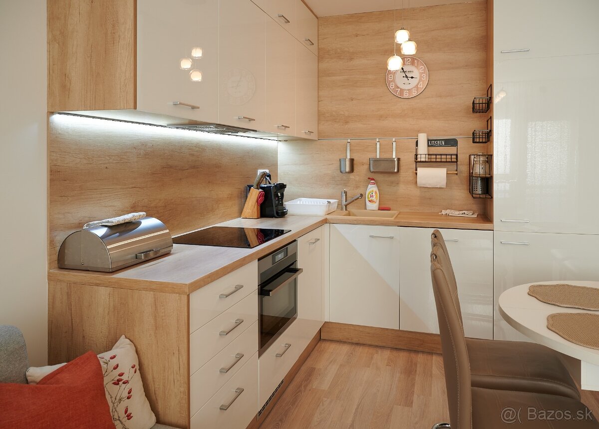 Na prenájom 2-izbový byt v Arborii s parkovaním v garáži - 2