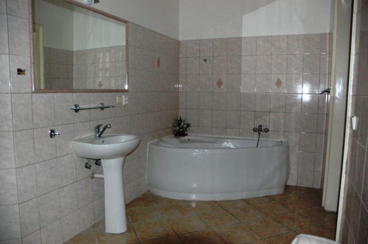 28 m2 až 168 m2 - Obchodné priestory, Trenčín-centrum - 2