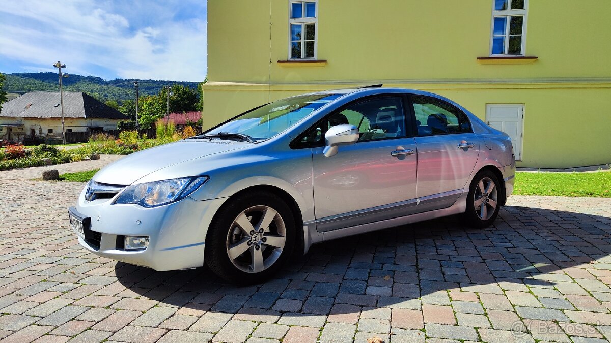 Spoľahlivá Honda Civic 1.8 Automat – STK/EK do 2027 103
- 2