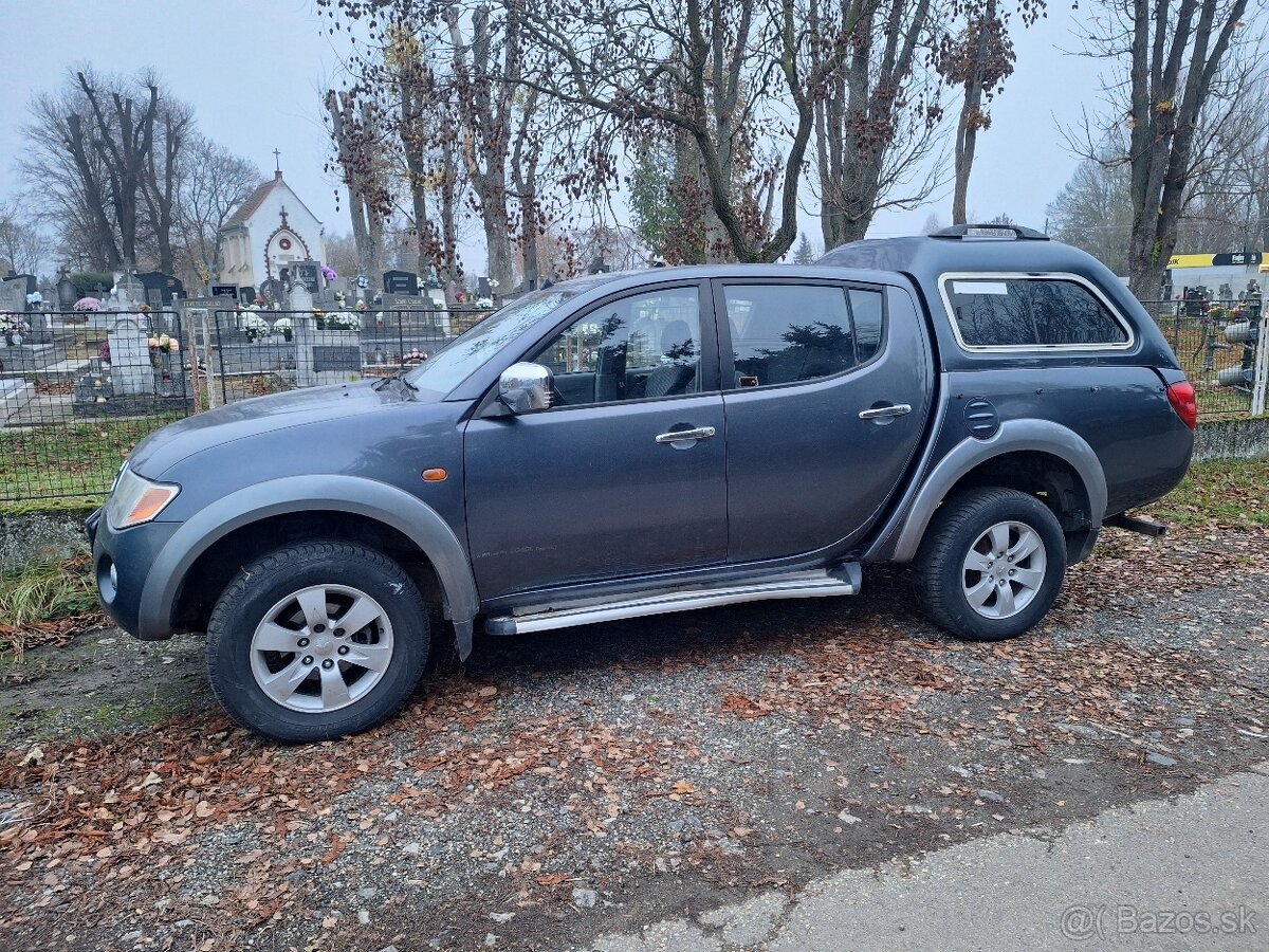 MITSUBISHI L200 4X4 NOVÁ STK EK 2027 KLÍMA ŤAŽNÉ - 2