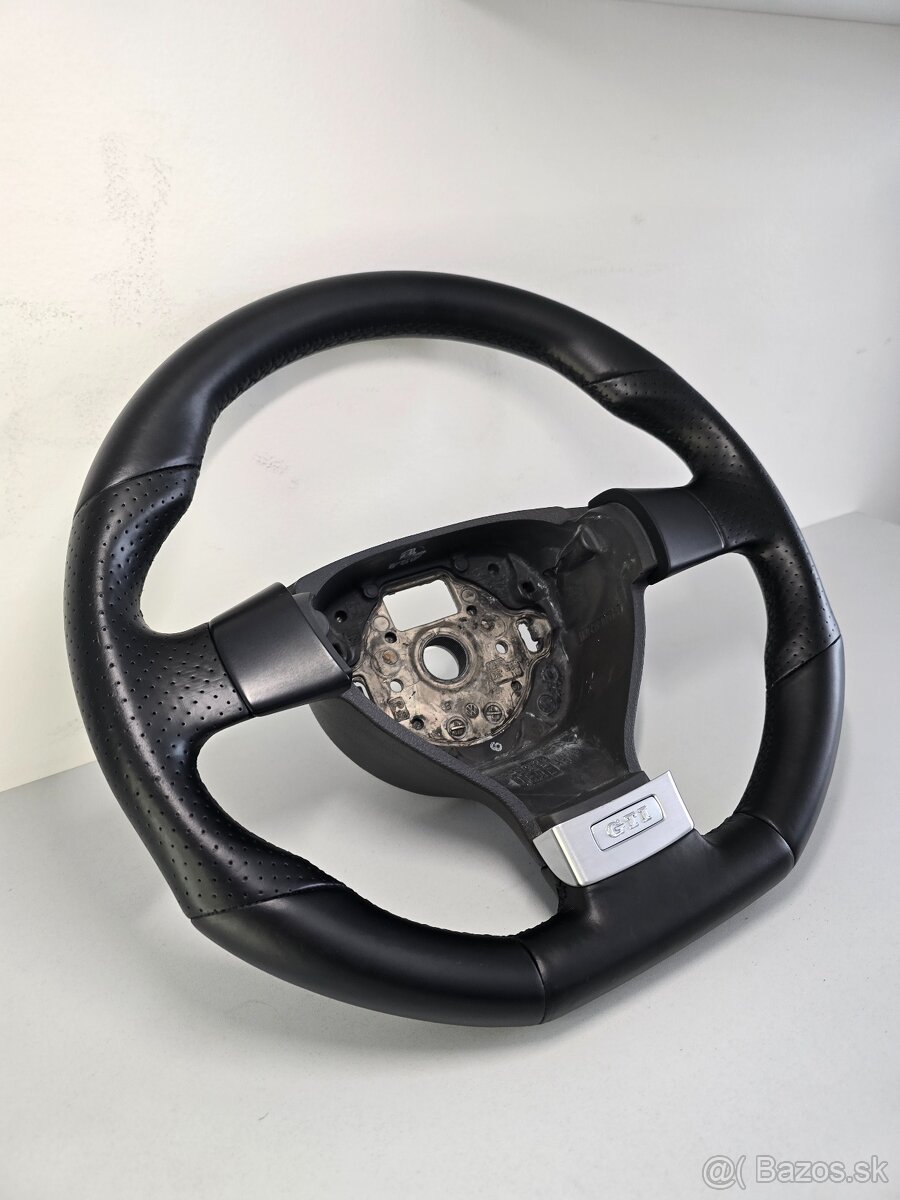 GOLF PASSAT TIGUAN JETTA GTI R32 RLINE VOLANT - 2