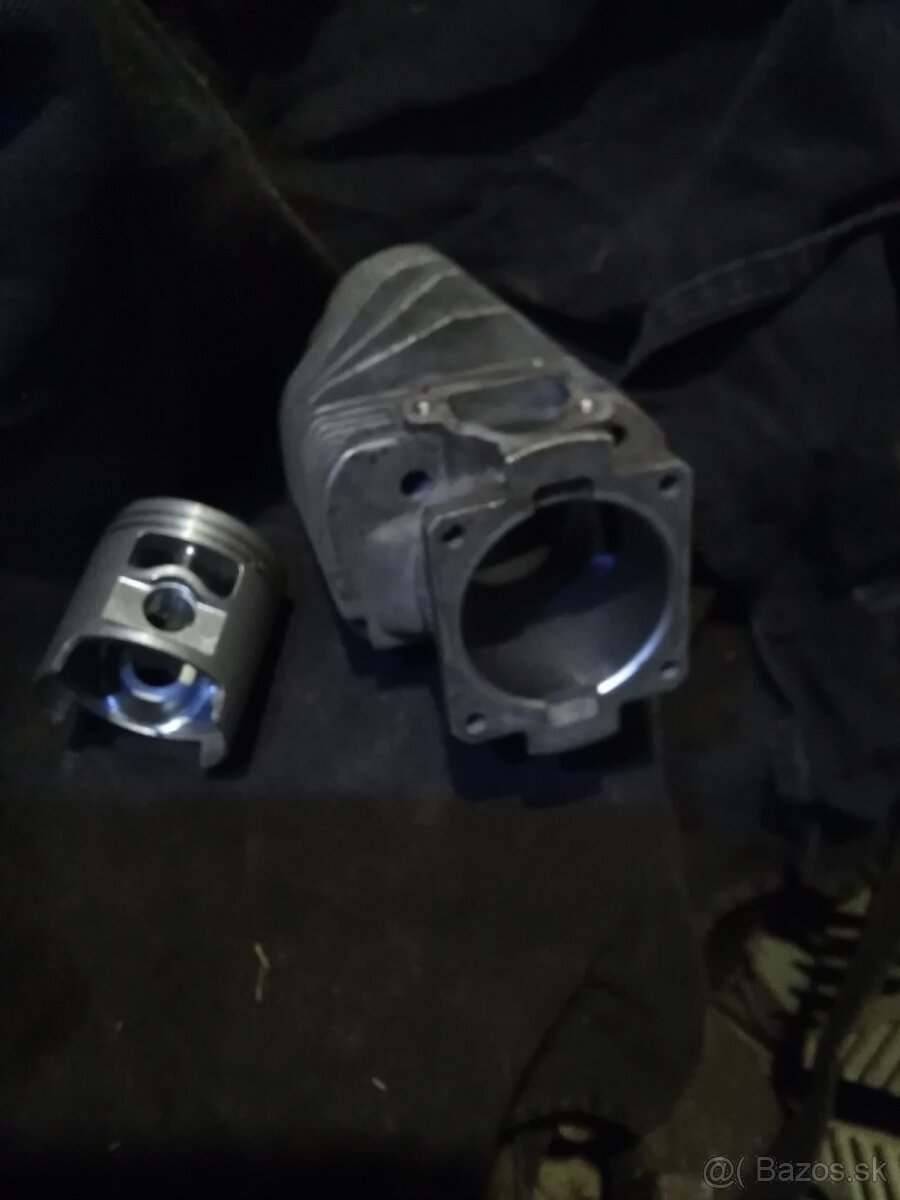 Predám valec s piestom na STIHL 50 - 2