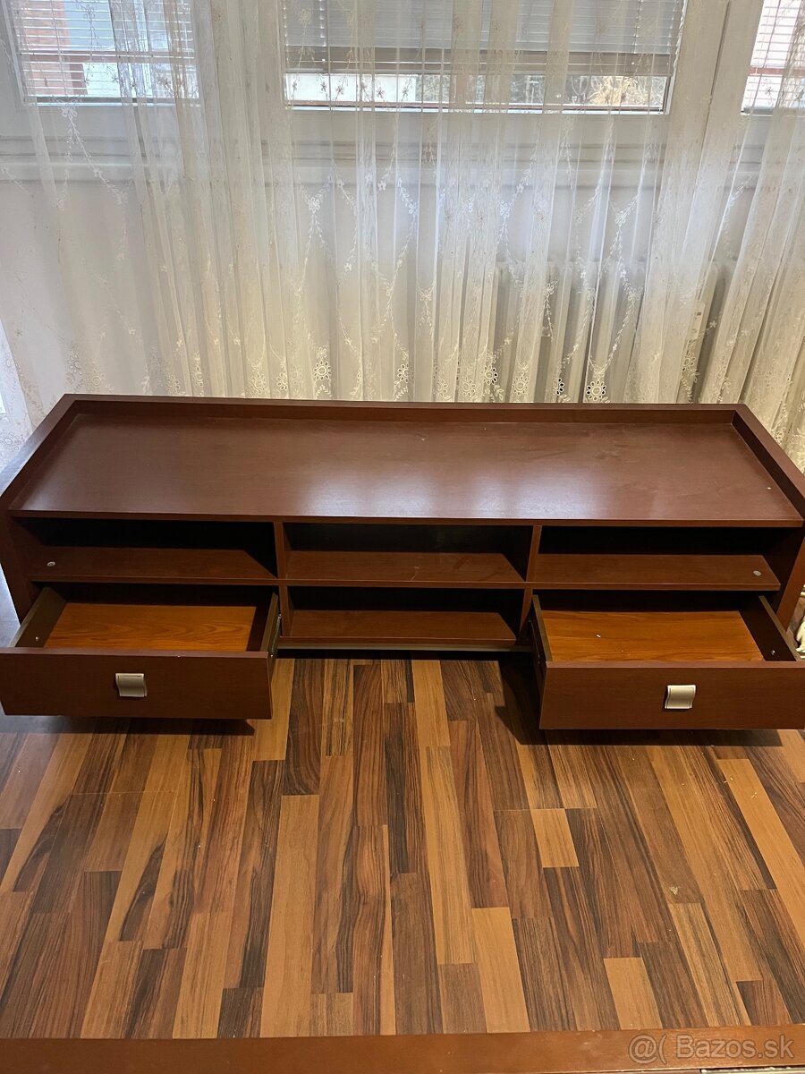 Skrinka pod tv - 2
