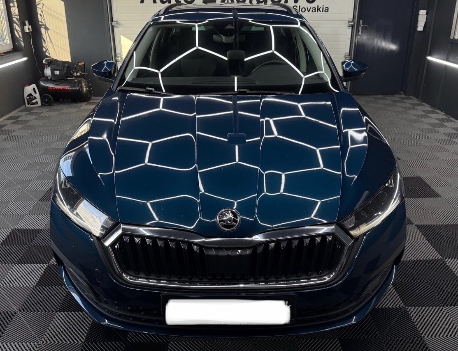 ✔️ Škoda Octavia Combi 2.0 TDI Ambition DSG: - 2